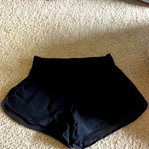 90 degree active shorts